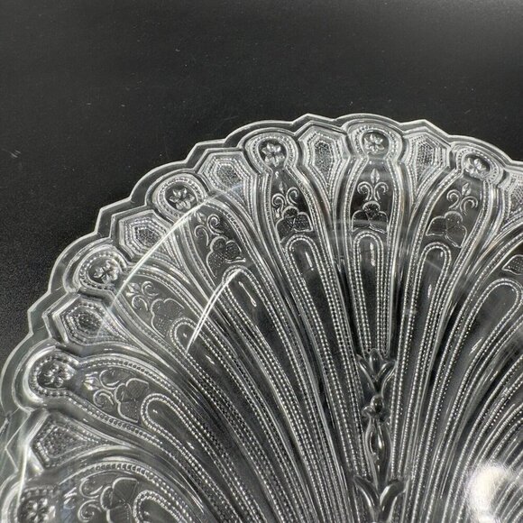 Metropolitan Museum of Art Glass Sandwich Hairpin Shell Dish Clear Pressed Glass - Picture 8 of 16